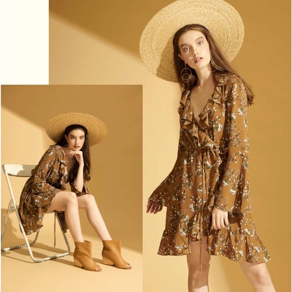 ELLIATT Melody dress is a pretty floral wrap dress-brown size s - Picture 1 of 13